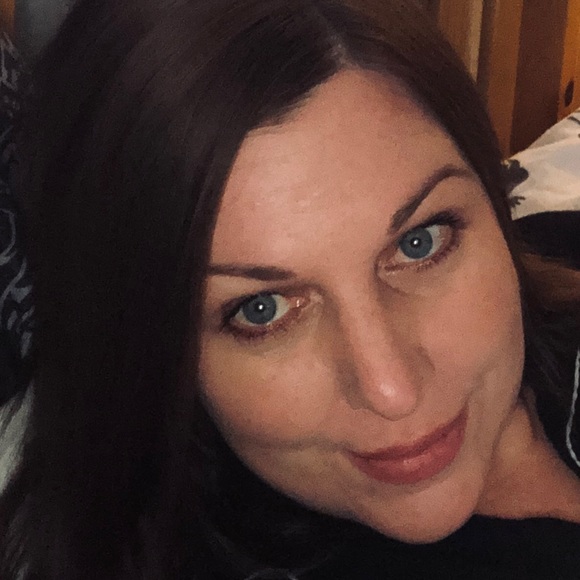 Meet your Posher, Jennifer - Picture 1 of 1